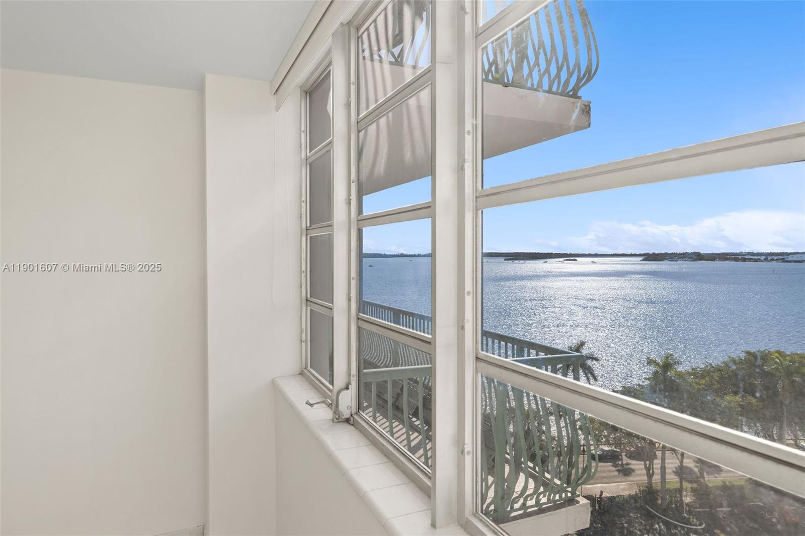 BRICKELL BAY TOWER CONDO - Residential Lease