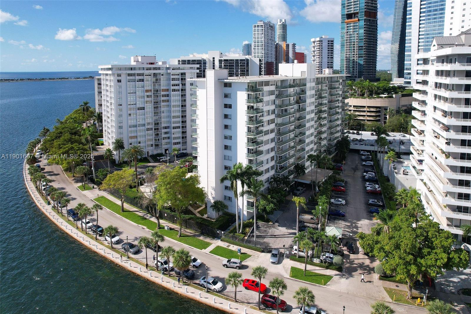 BRICKELL BAY TOWER CONDO - Residential Lease