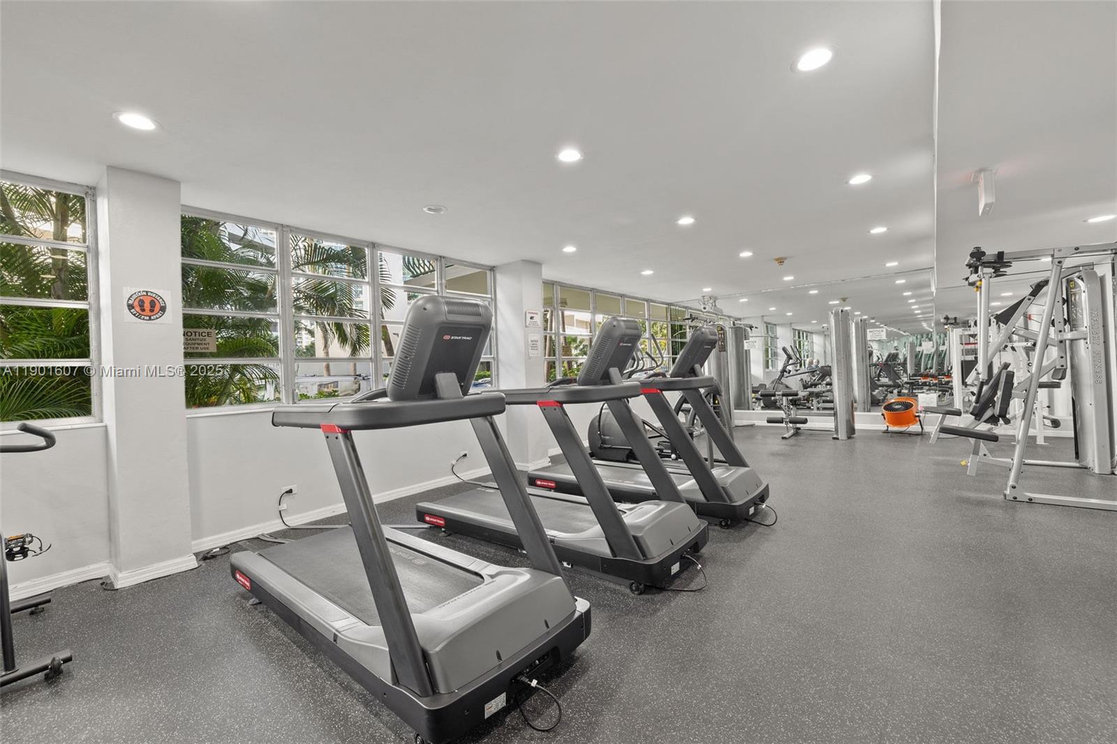 BRICKELL BAY TOWER CONDO - Residential Lease