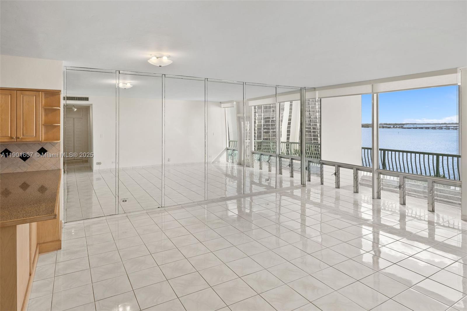 BRICKELL BAY TOWER CONDO - Residential Lease