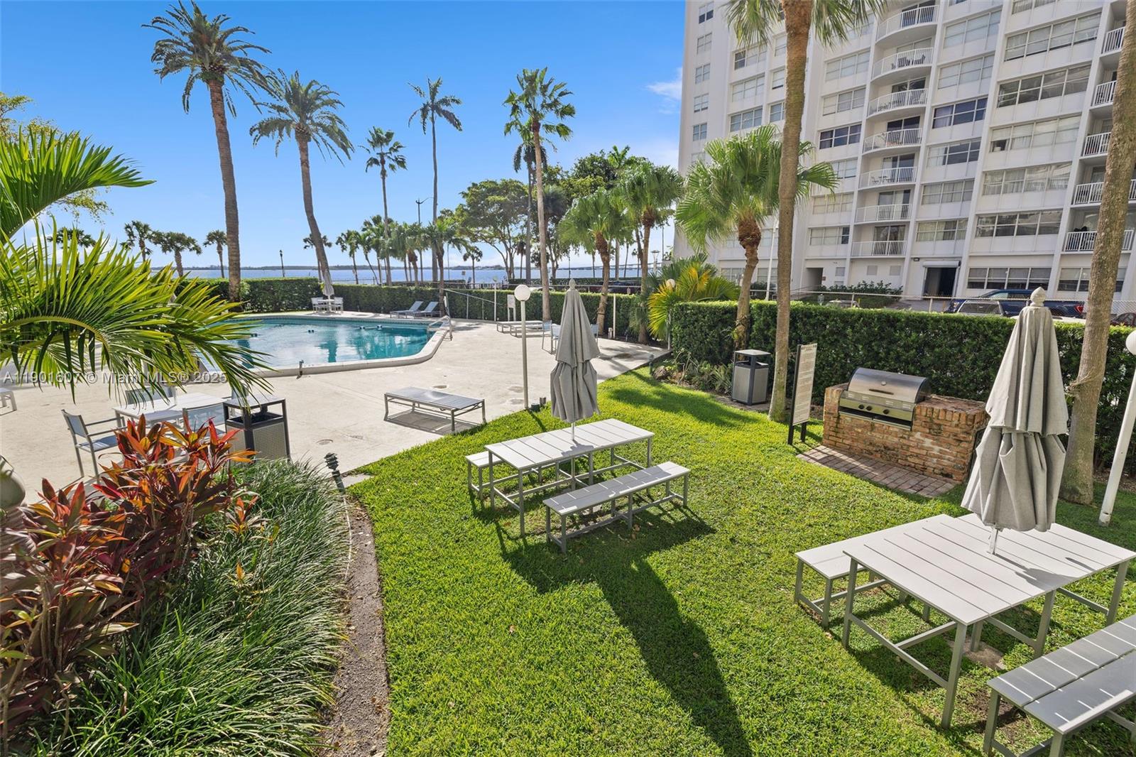 BRICKELL BAY TOWER CONDO - Residential Lease