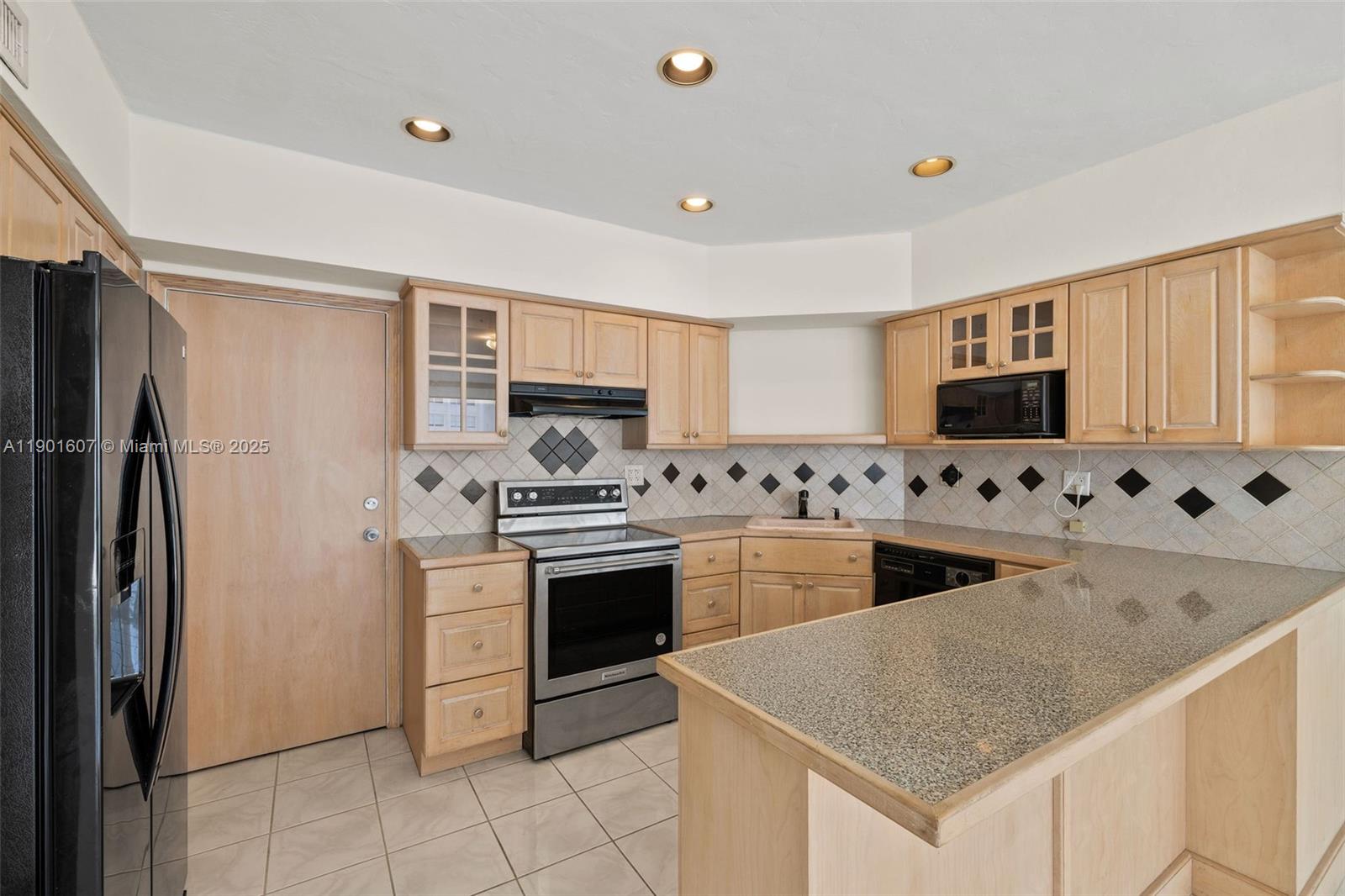 BRICKELL BAY TOWER CONDO - Residential Lease