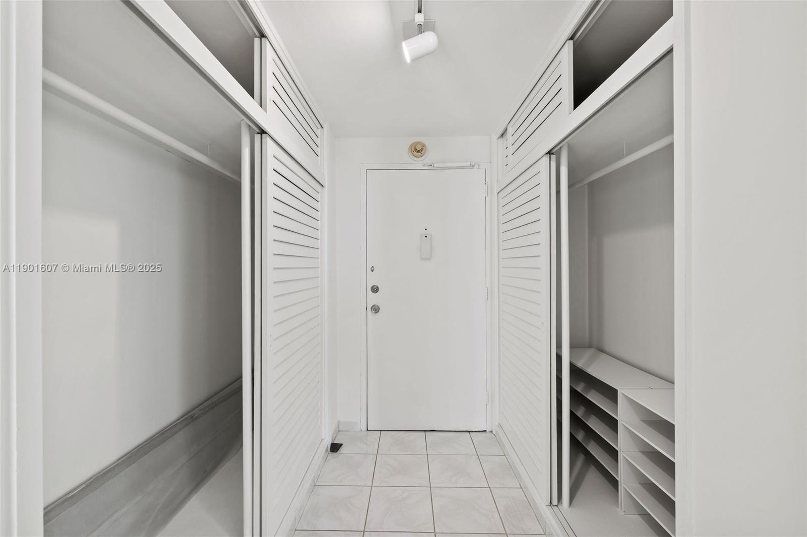 BRICKELL BAY TOWER CONDO - Residential Lease