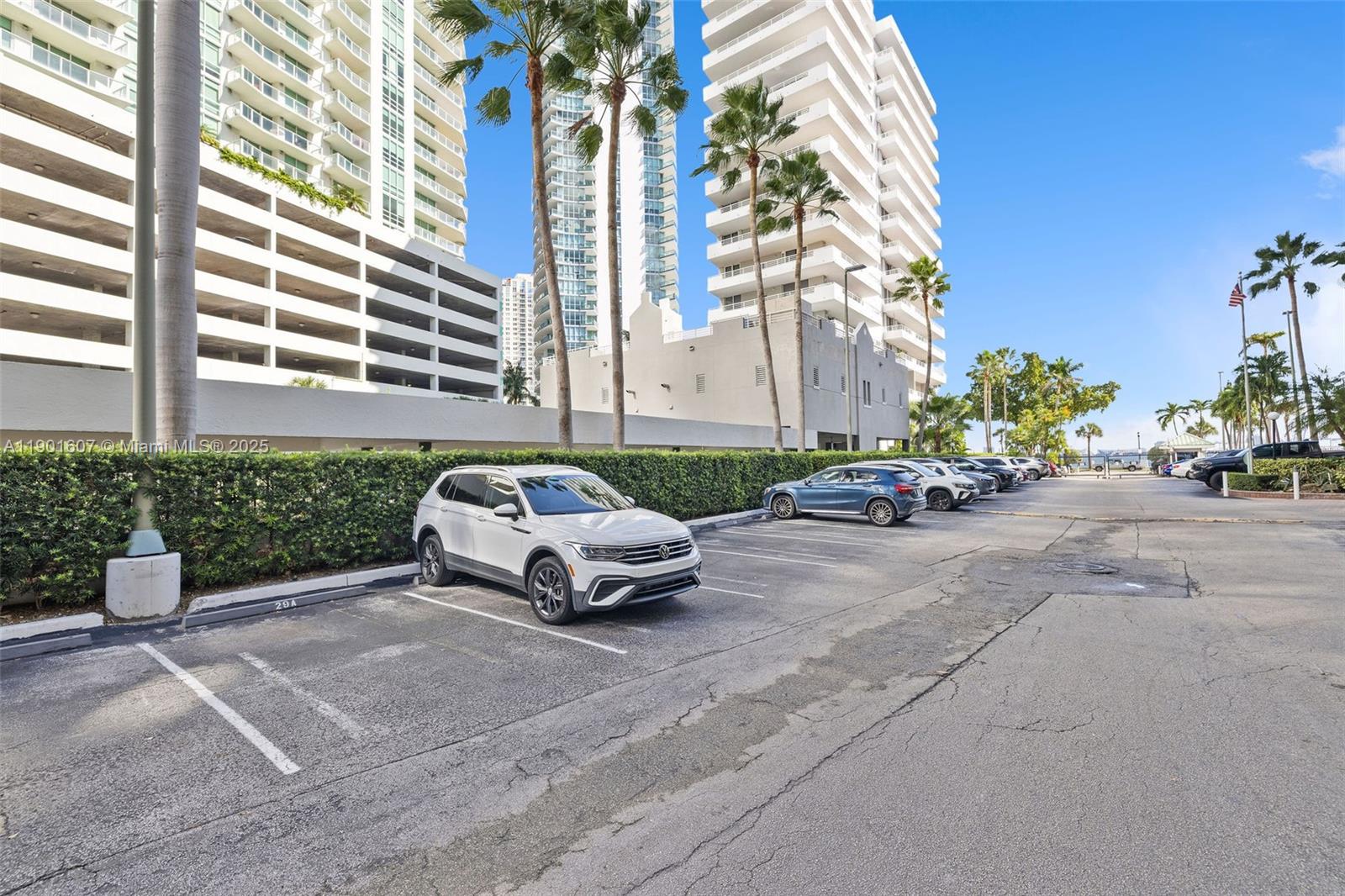 BRICKELL BAY TOWER CONDO - Residential Lease