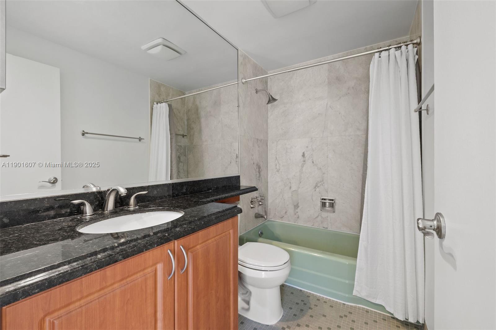 BRICKELL BAY TOWER CONDO - Residential Lease