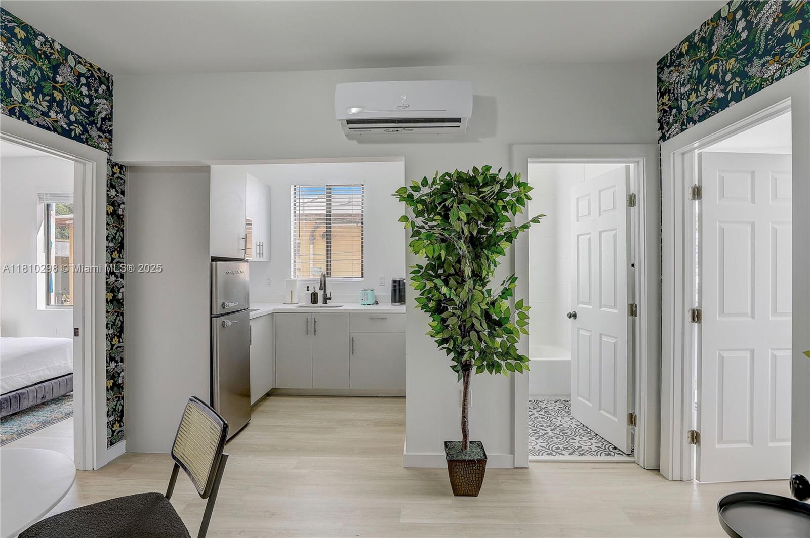 1553 Sw 7th St 10, Miami, Broward County, Florida - 2 Bedrooms  
1 Bathrooms - 