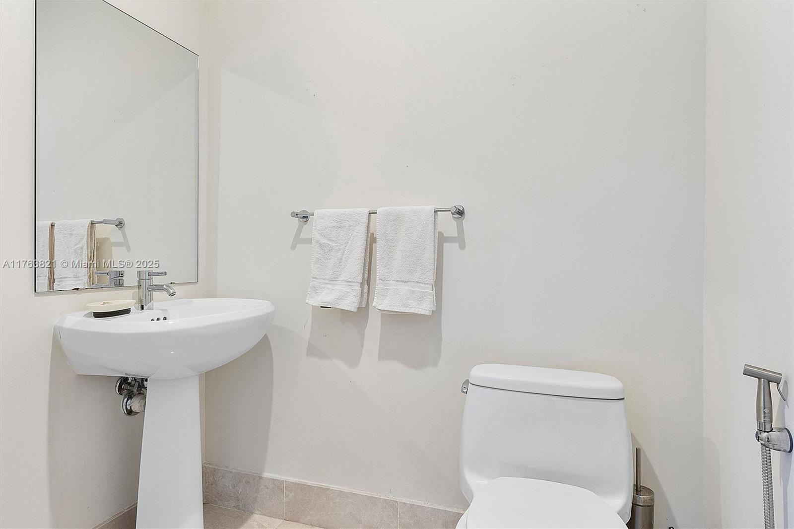 JADE BEACH - Residential