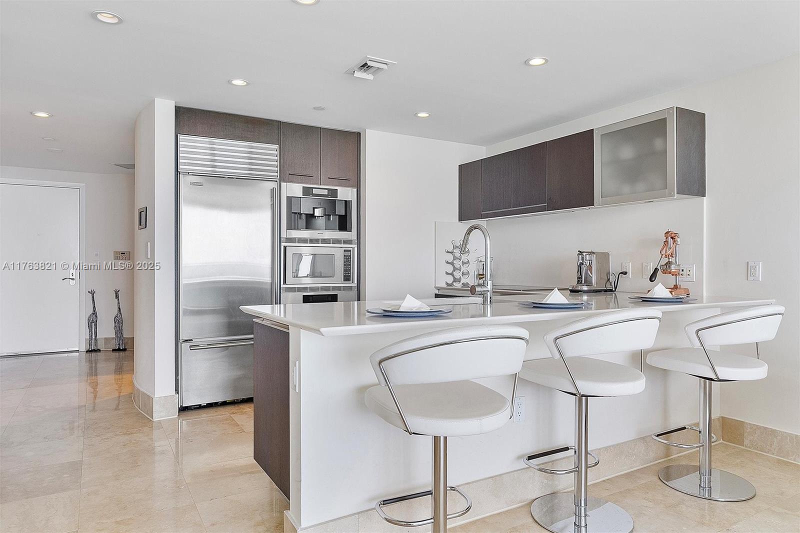 JADE BEACH - Residential