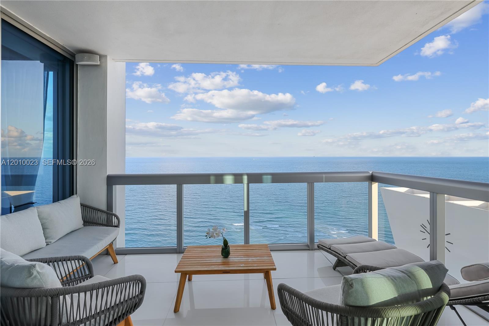 NORTH CARILLON BEACH COND - Residential