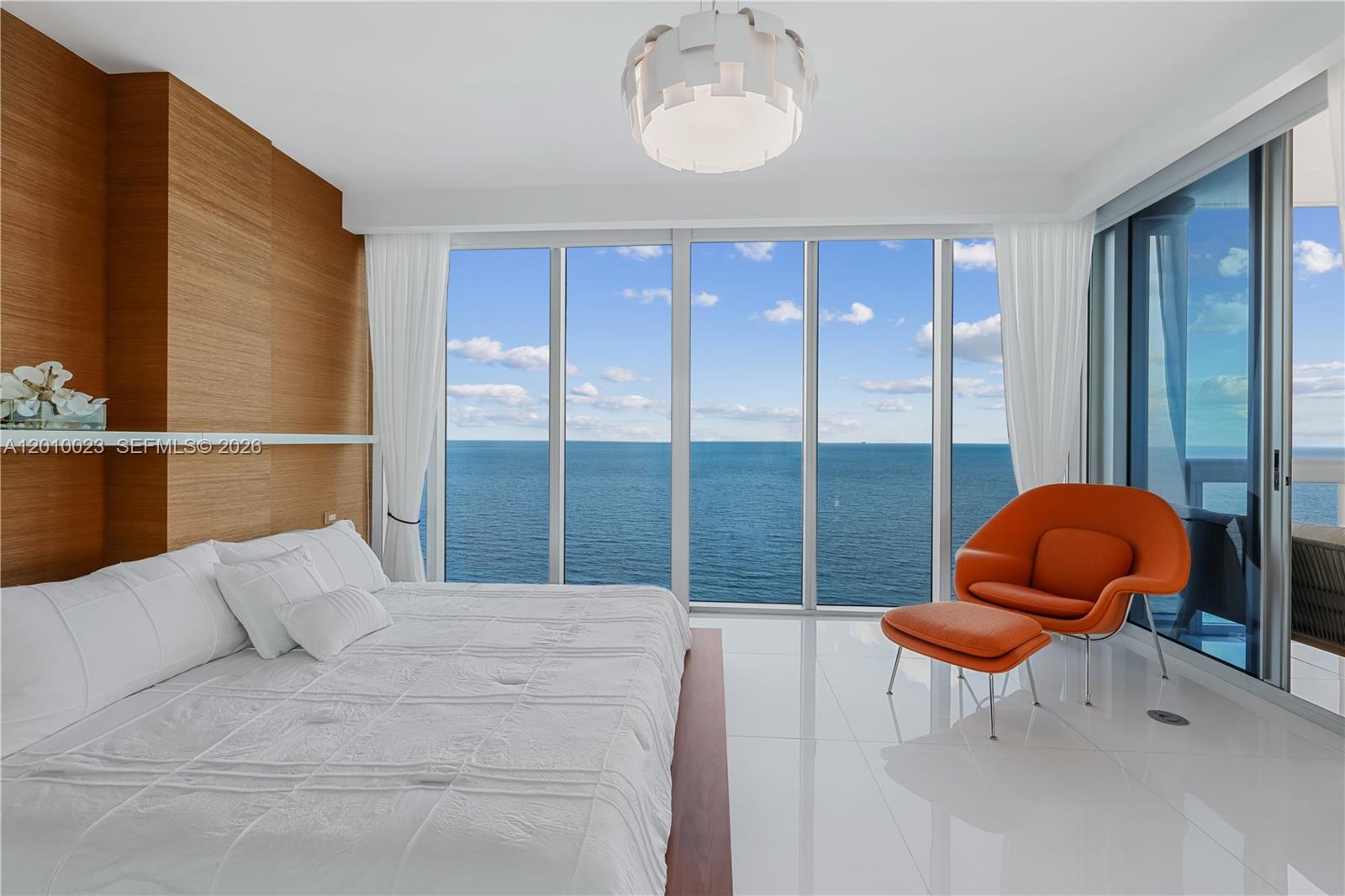 NORTH CARILLON BEACH COND - Residential