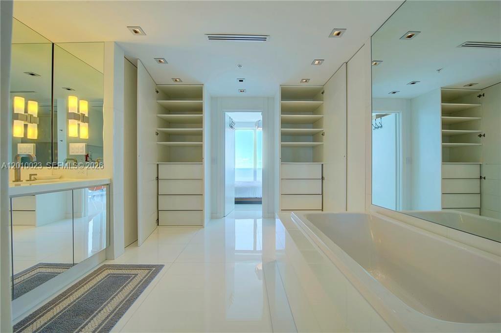 NORTH CARILLON BEACH COND - Residential