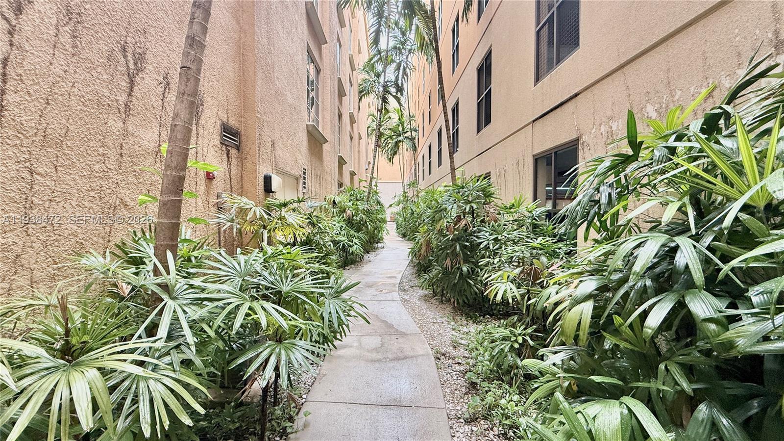 ALAQUA CONDO - Residential