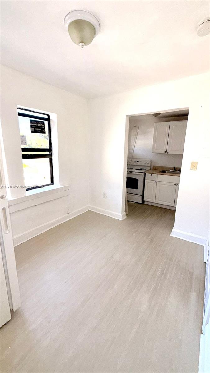 1140 NW 4th St 5