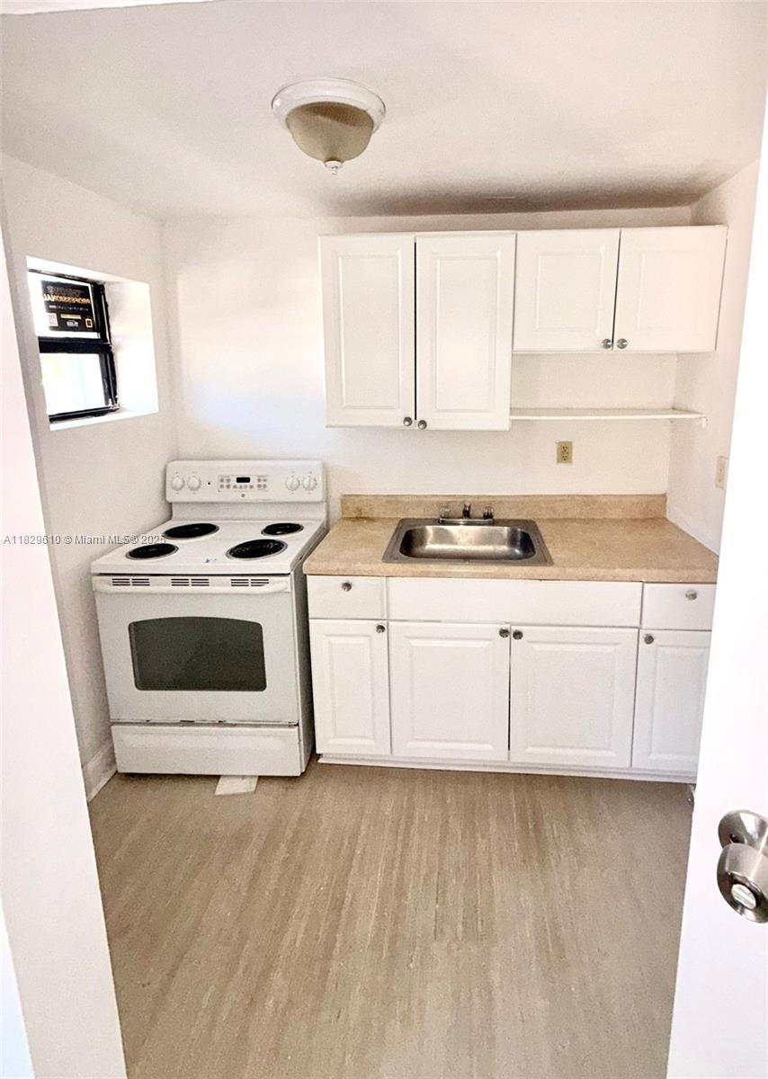 1140 NW 4th St 5