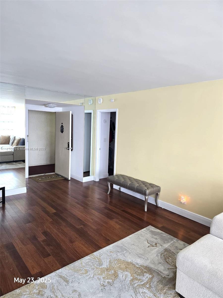 WINSTON TOWER 300 CONDO - Residential