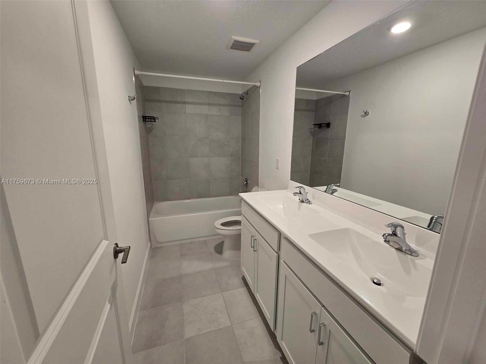 MEDITERRANEA - Residential Lease