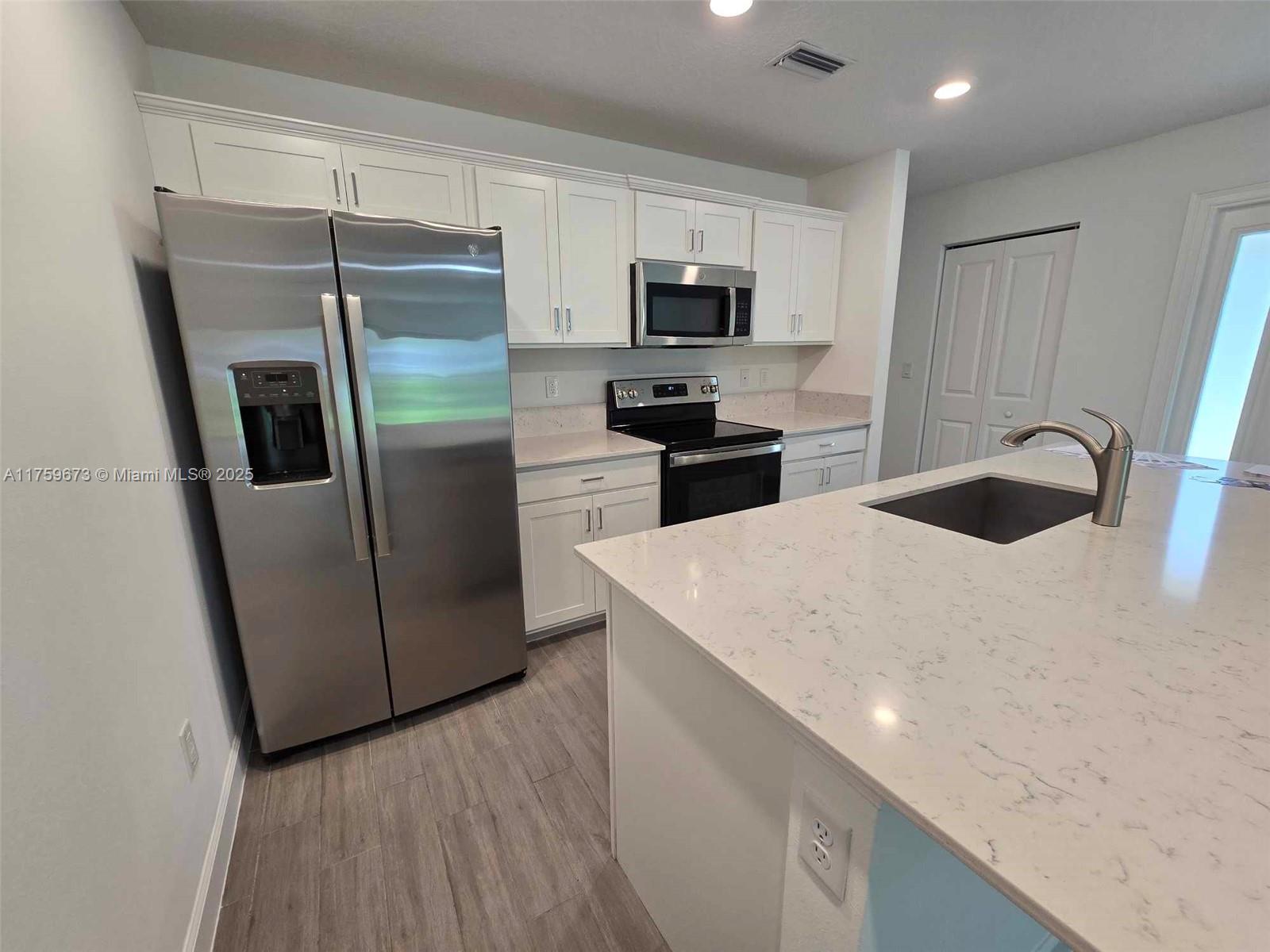 MEDITERRANEA - Residential Lease
