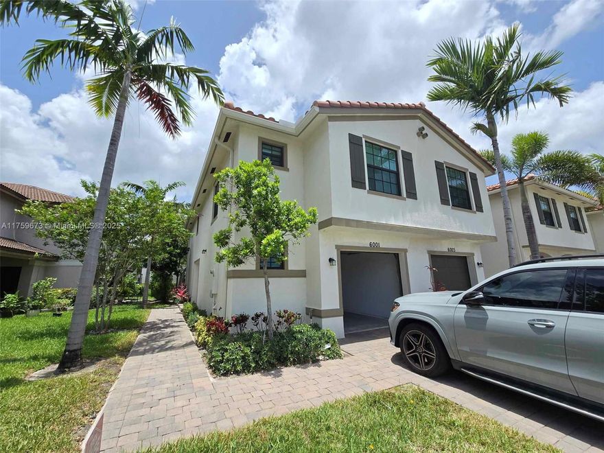 Great location. Corner unit. 3 bed 2.5 bath 2 story townhouse with garage. Close to the shopping, restaurants. Easy access to I-95 and Florida's Turnpike. Arbor Parc is a beautiful gated community boasting exceptional amenities, including a clubhouse.