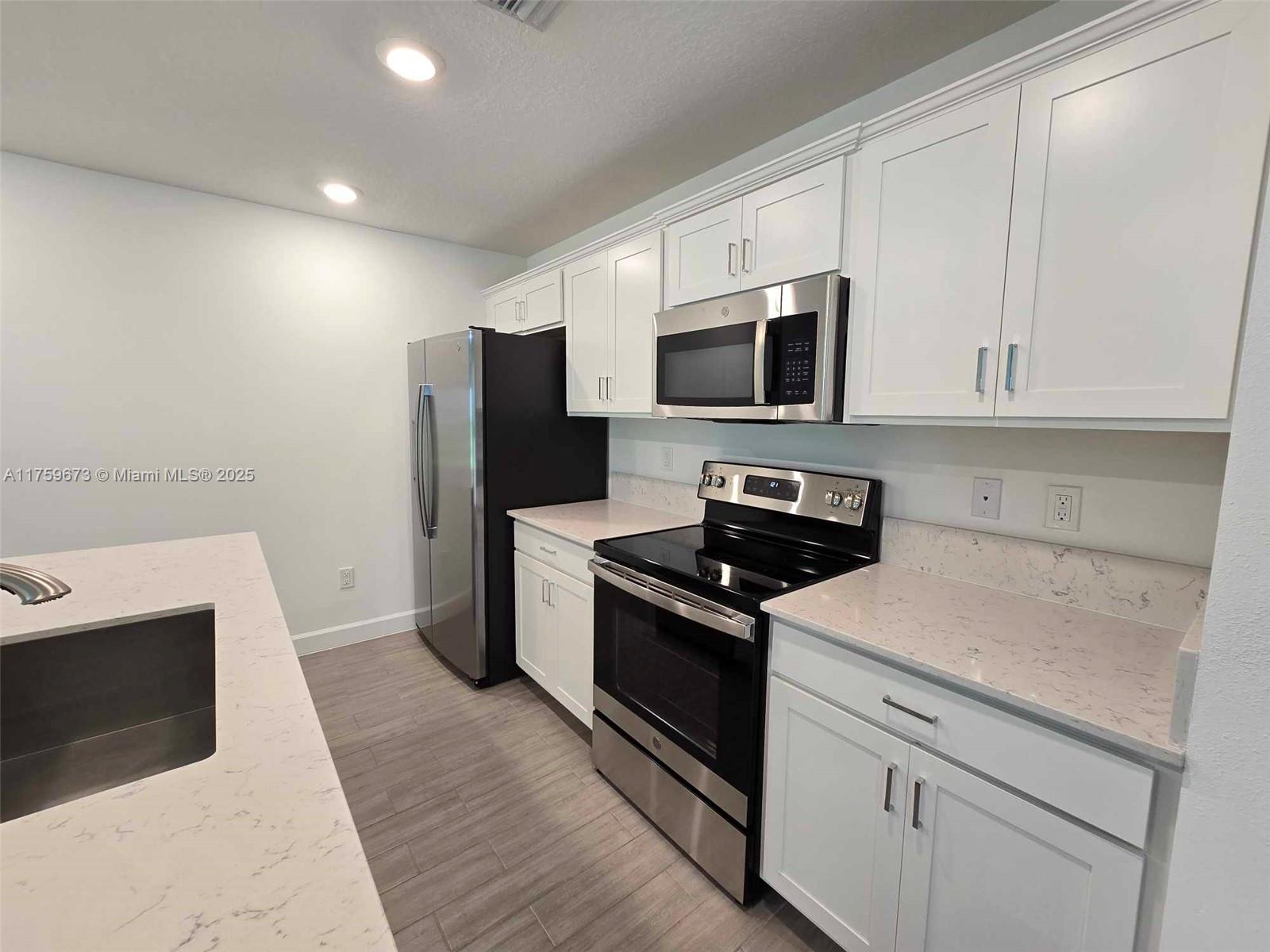 MEDITERRANEA - Residential Lease