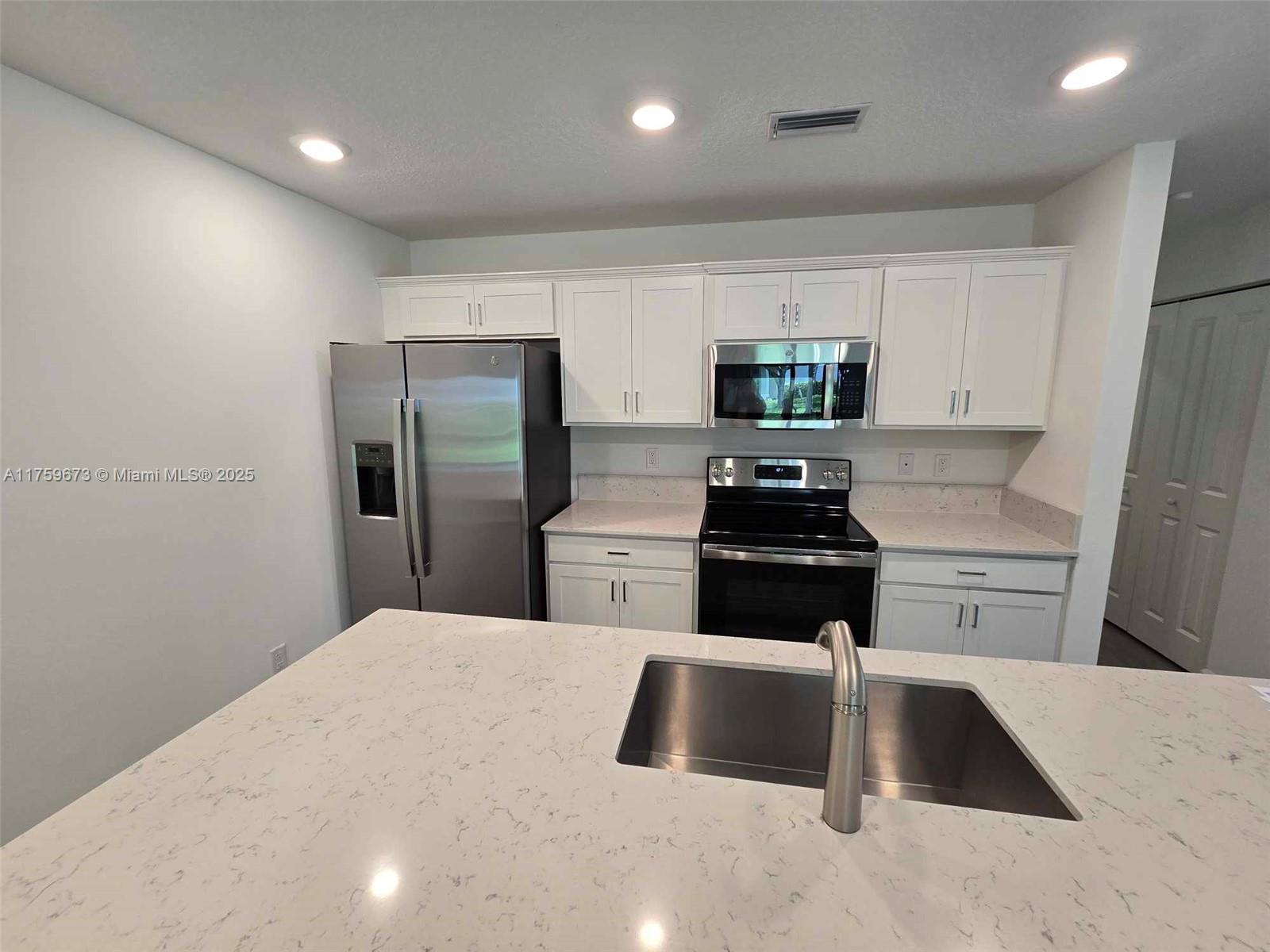 MEDITERRANEA - Residential Lease