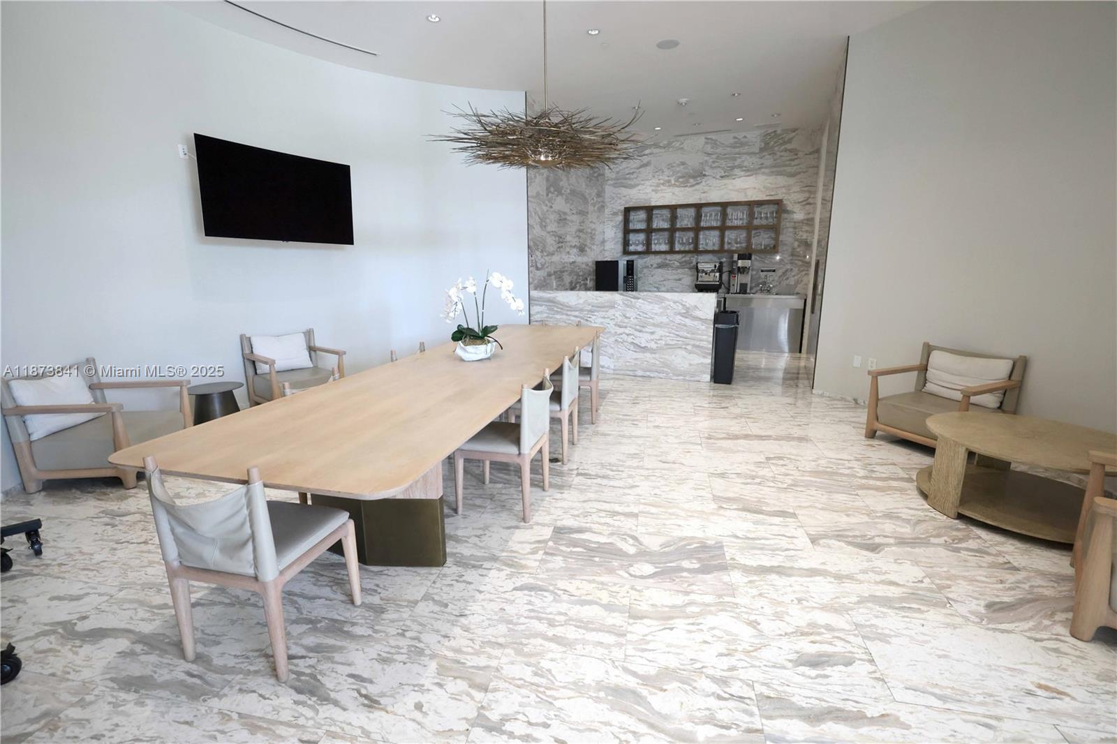 ECHO CONDO - Residential