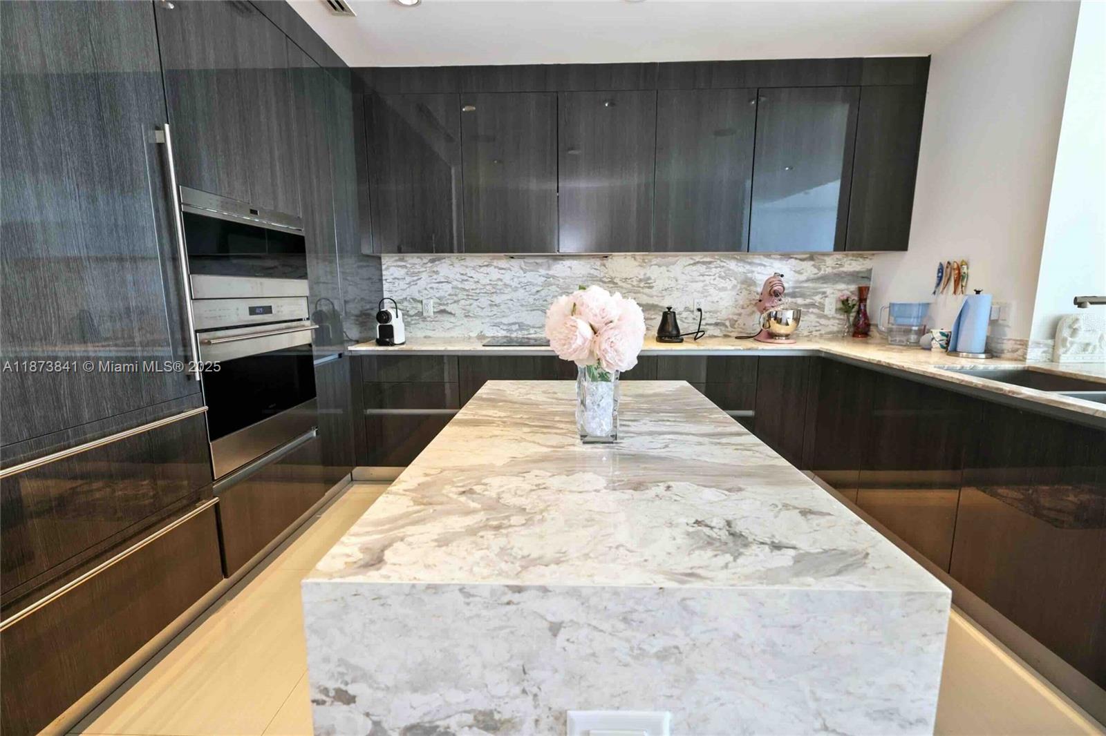 ECHO CONDO - Residential