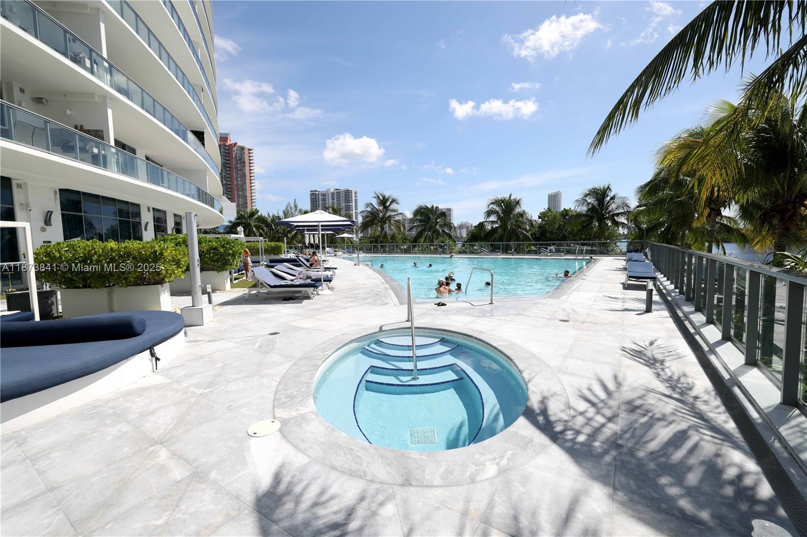 ECHO CONDO - Residential