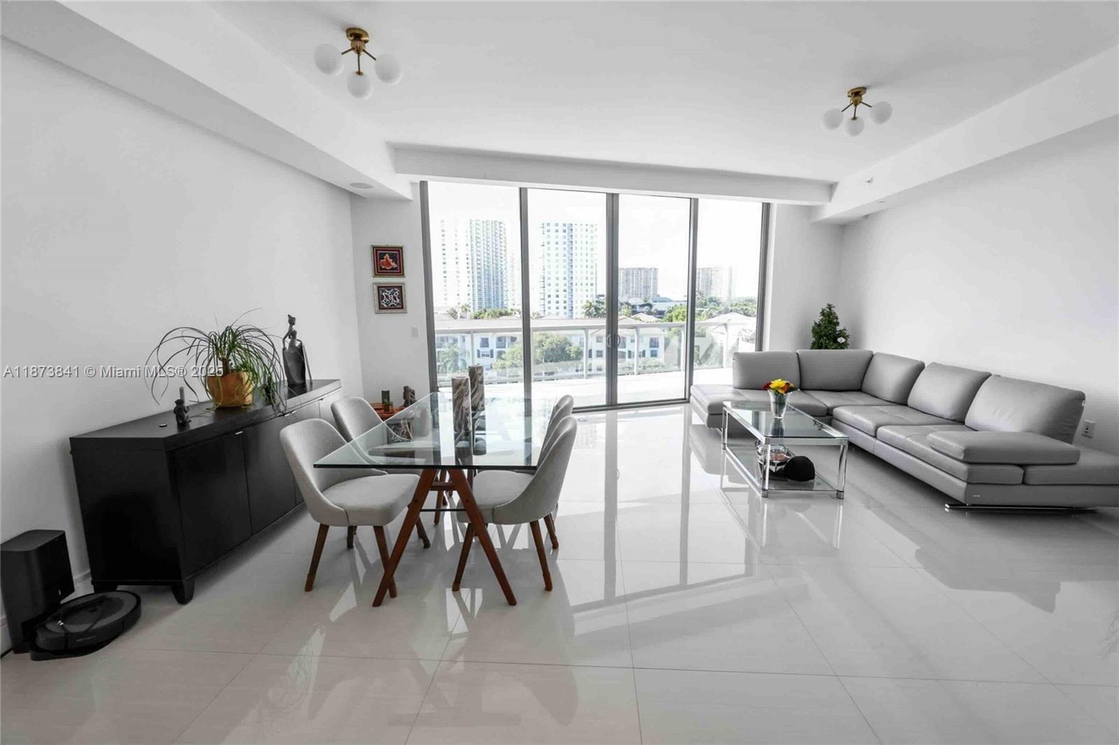 ECHO CONDO - Residential