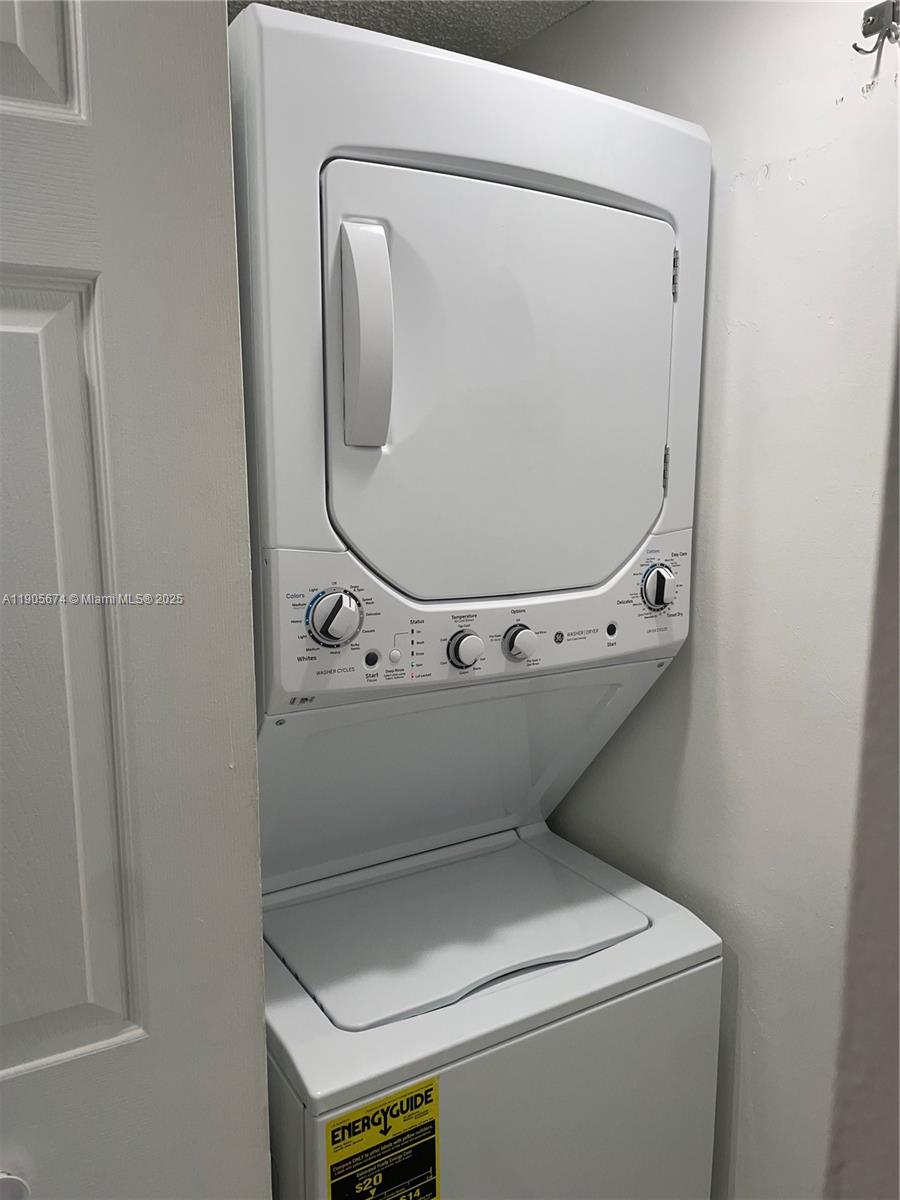 INTERNATIONAL TOWERS COND - Residential Lease