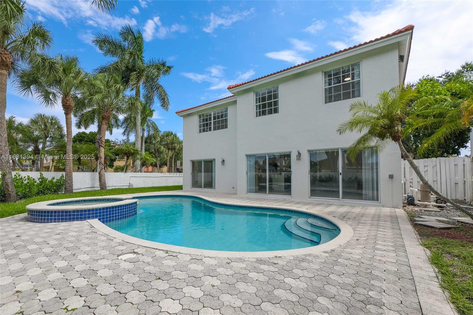 SAWGRASS PLANTATION - Residential