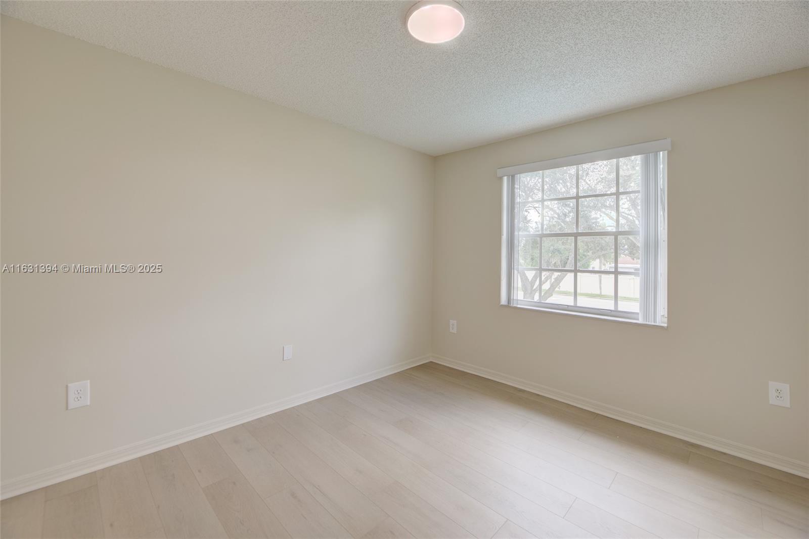 SAWGRASS PLANTATION - Residential