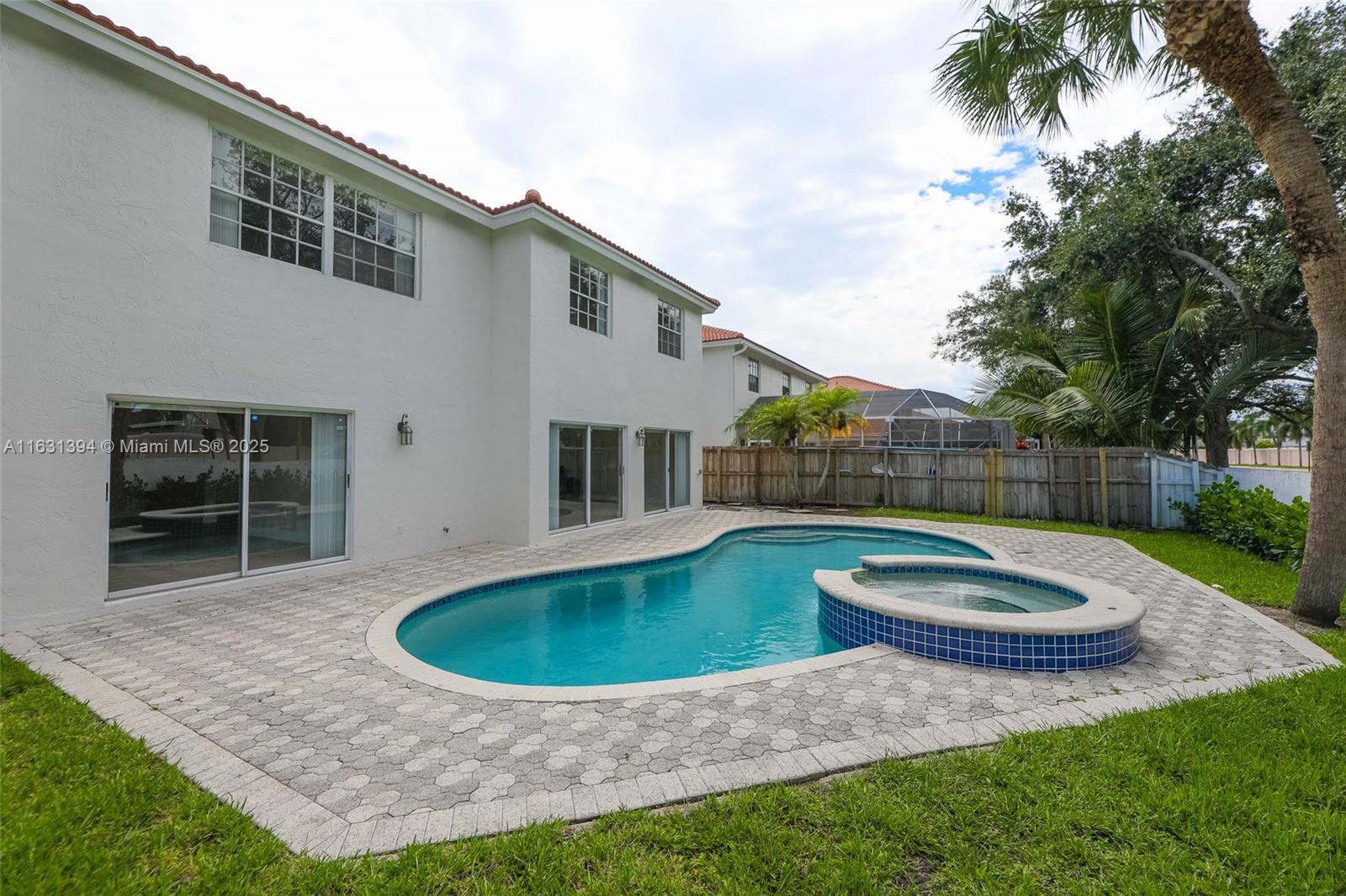 SAWGRASS PLANTATION - Residential