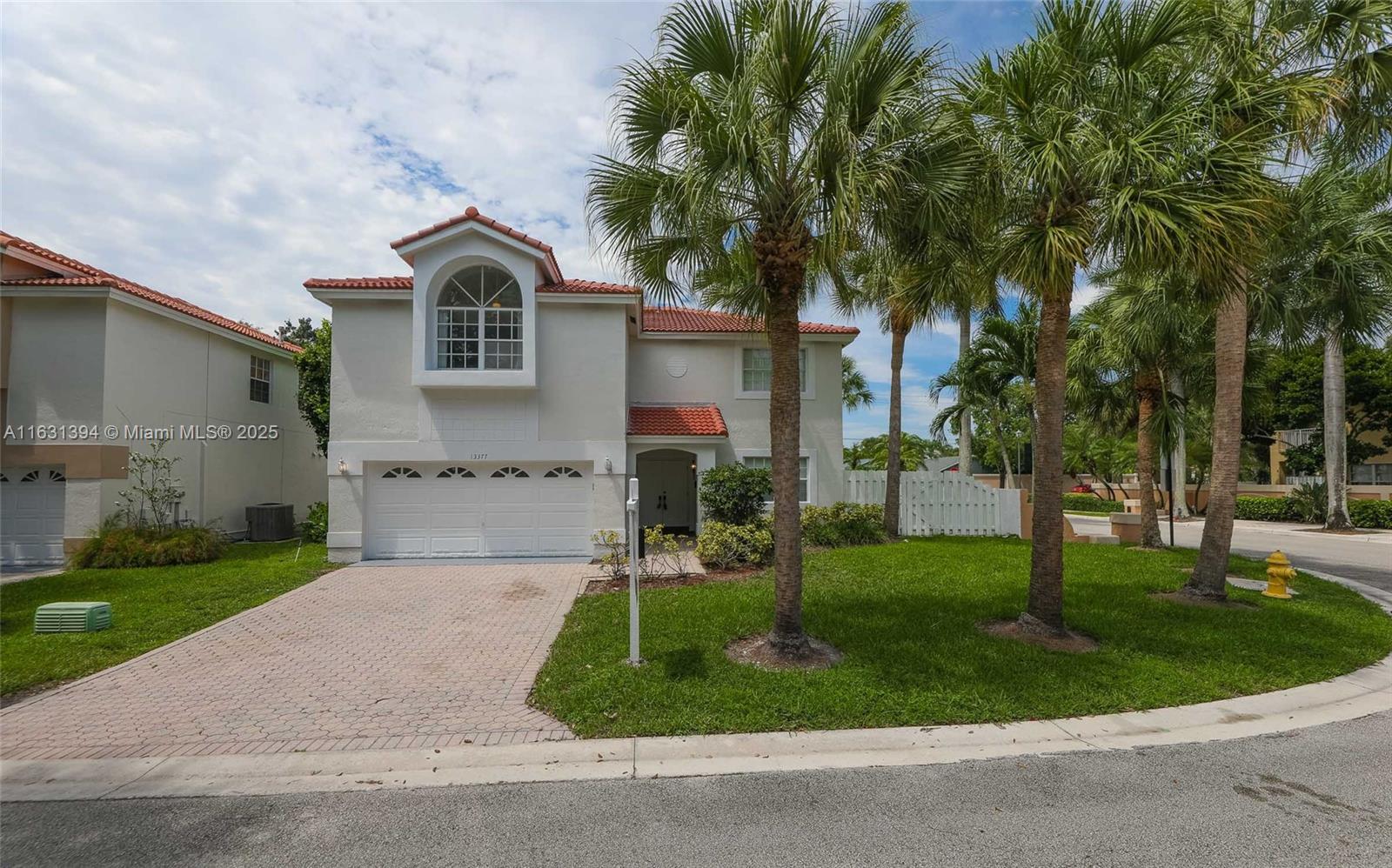 SAWGRASS PLANTATION - Residential