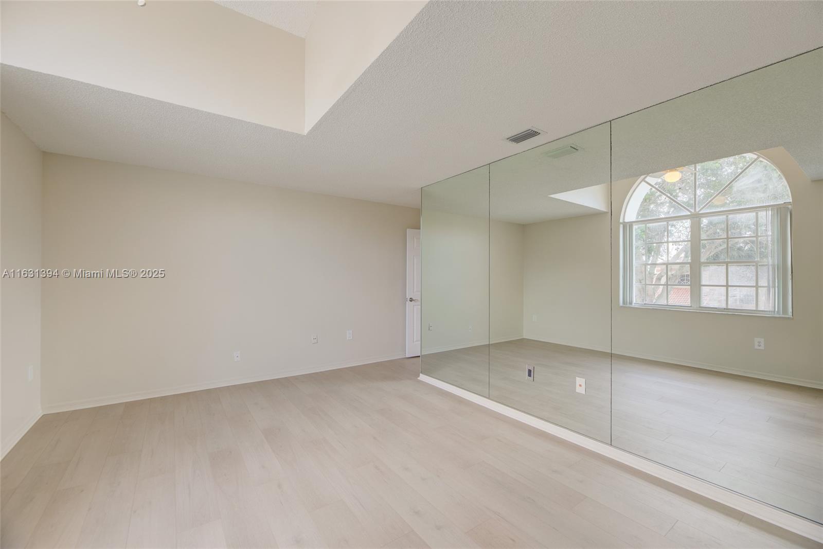 SAWGRASS PLANTATION - Residential