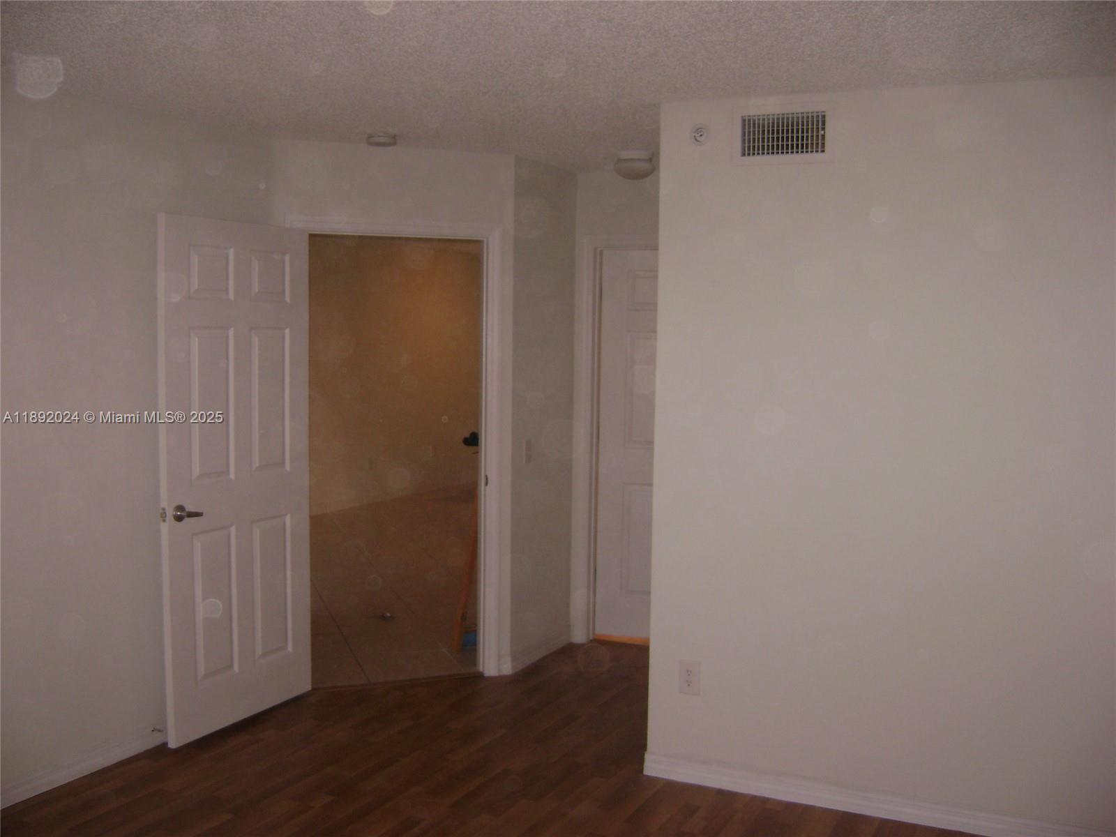 LA VIA CONDO - Residential Lease
