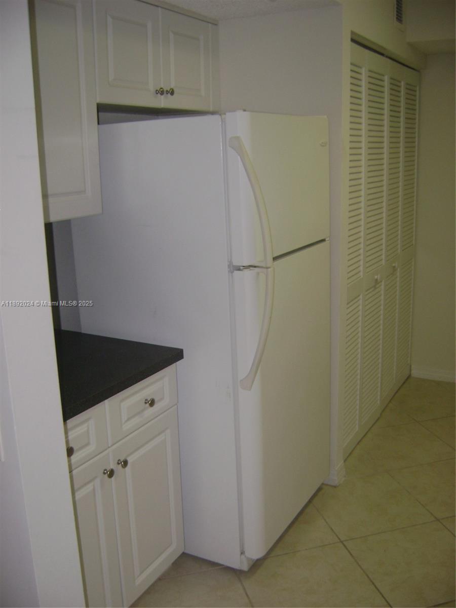 LA VIA CONDO - Residential Lease