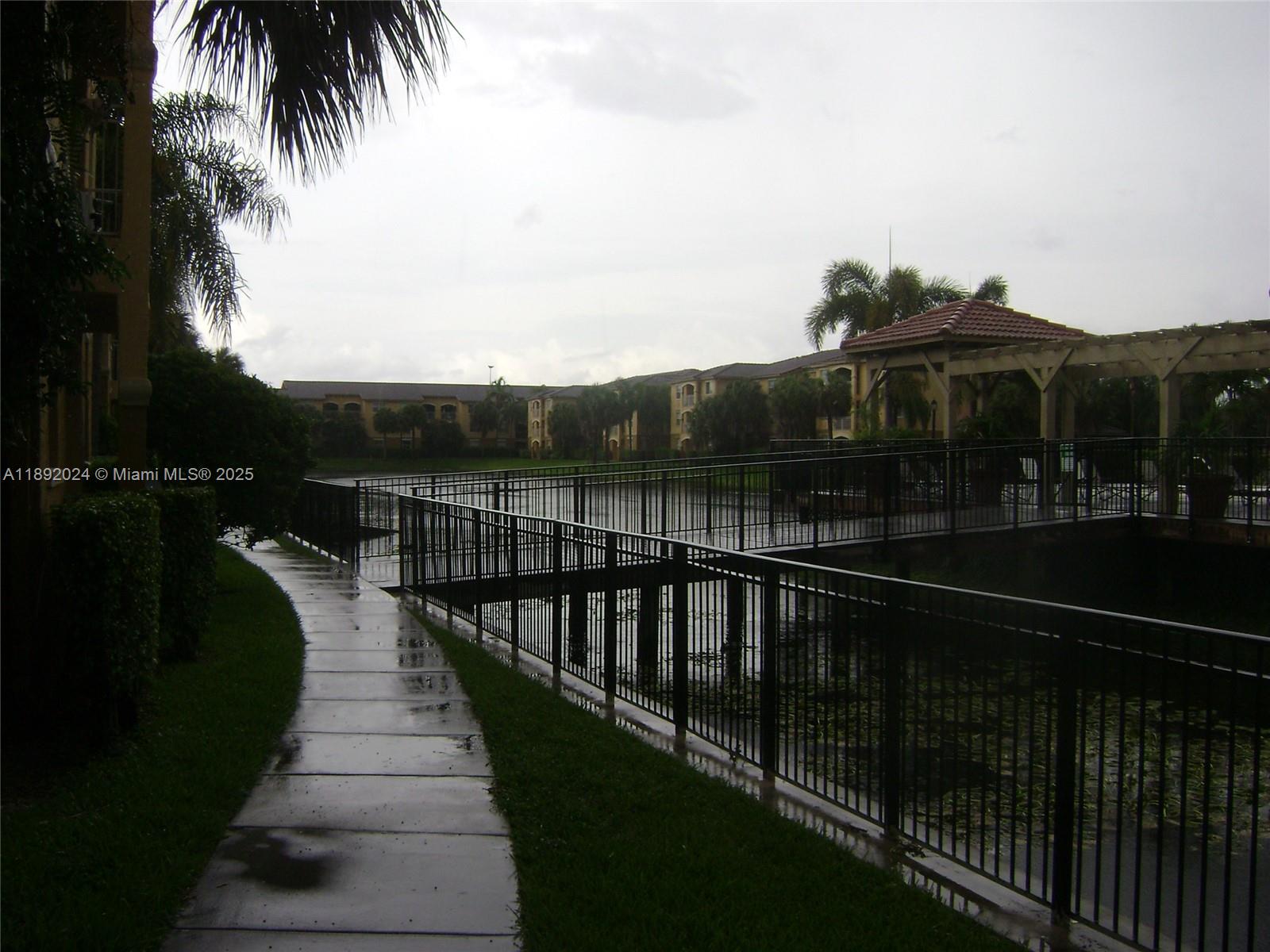 LA VIA CONDO - Residential Lease