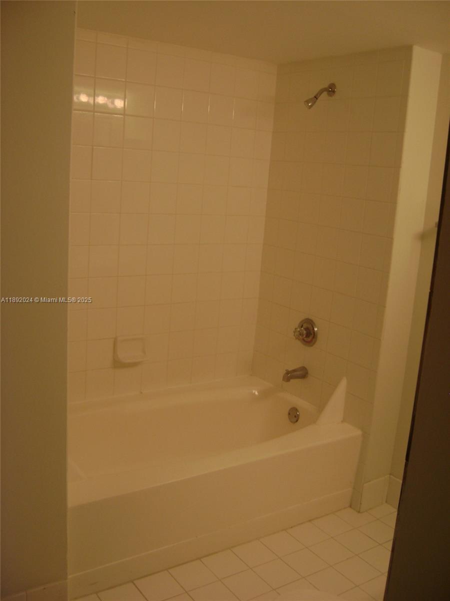 LA VIA CONDO - Residential Lease
