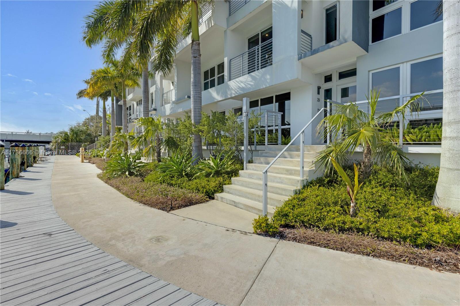 29 N Shore Dr 29