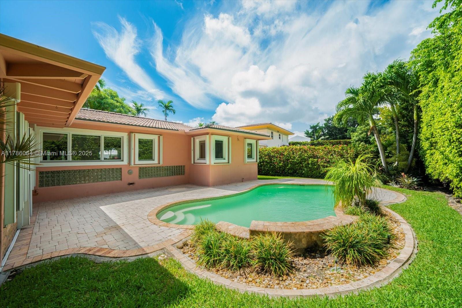 4350 Nautilus Dr
