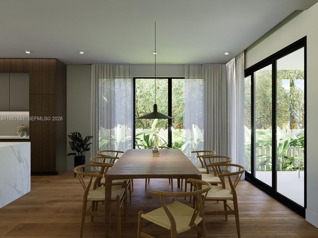 HOLLYWOOD TERRACE - Residential