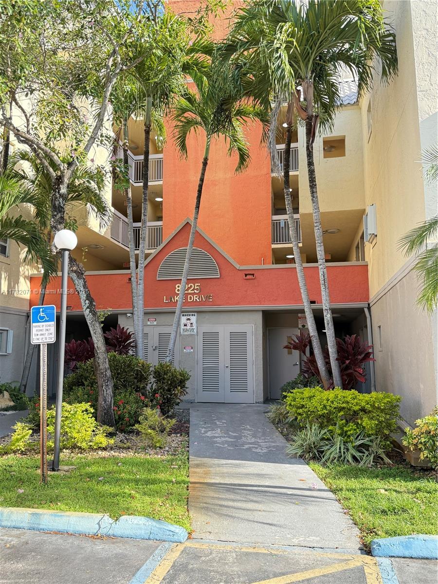 Rental Property at 8225 Lake Dr 401, Doral, Miami-Dade County, Florida - Bedrooms: 1 
Bathrooms: 1  - $2,050 MO.