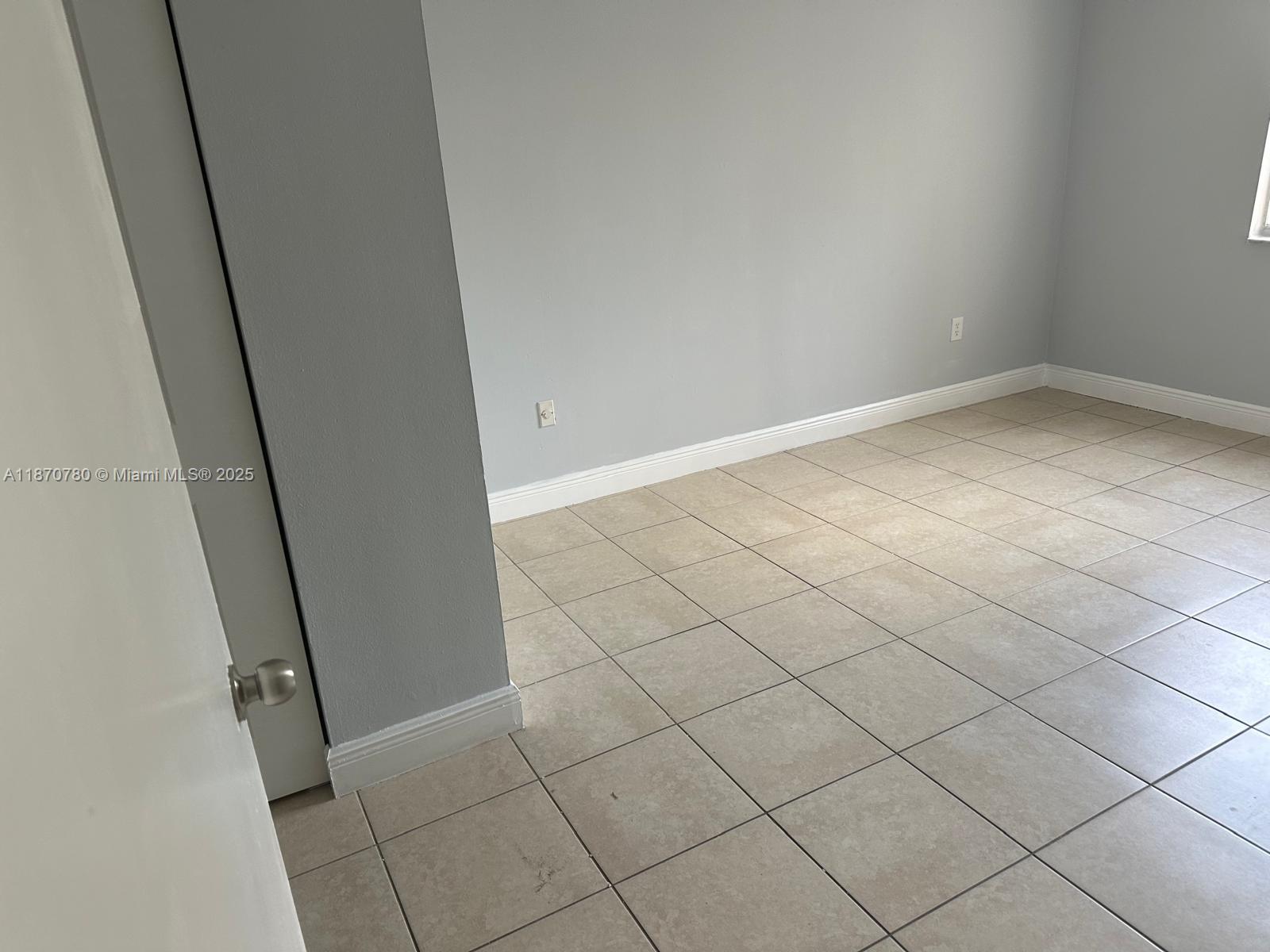 KENDALL LAKE - Residential