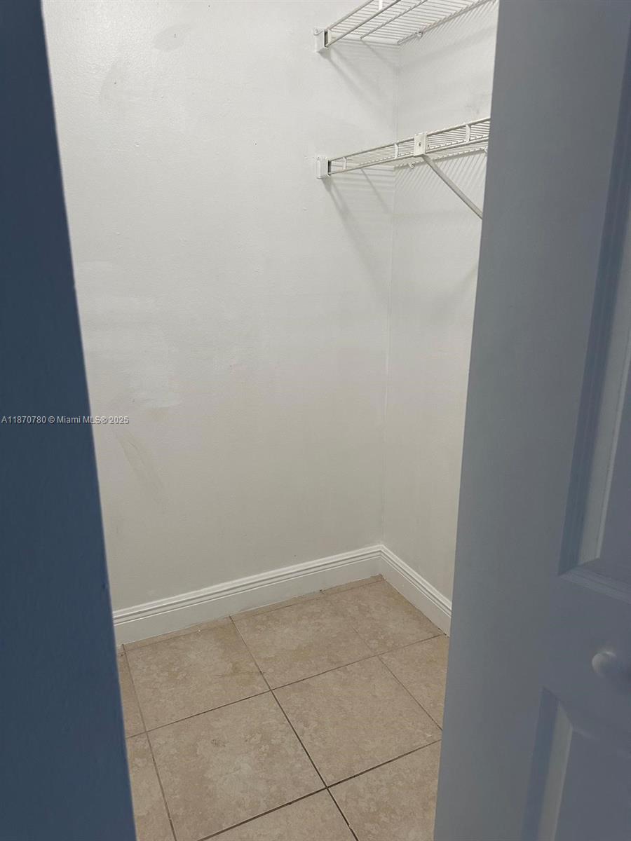 KENDALL LAKE - Residential