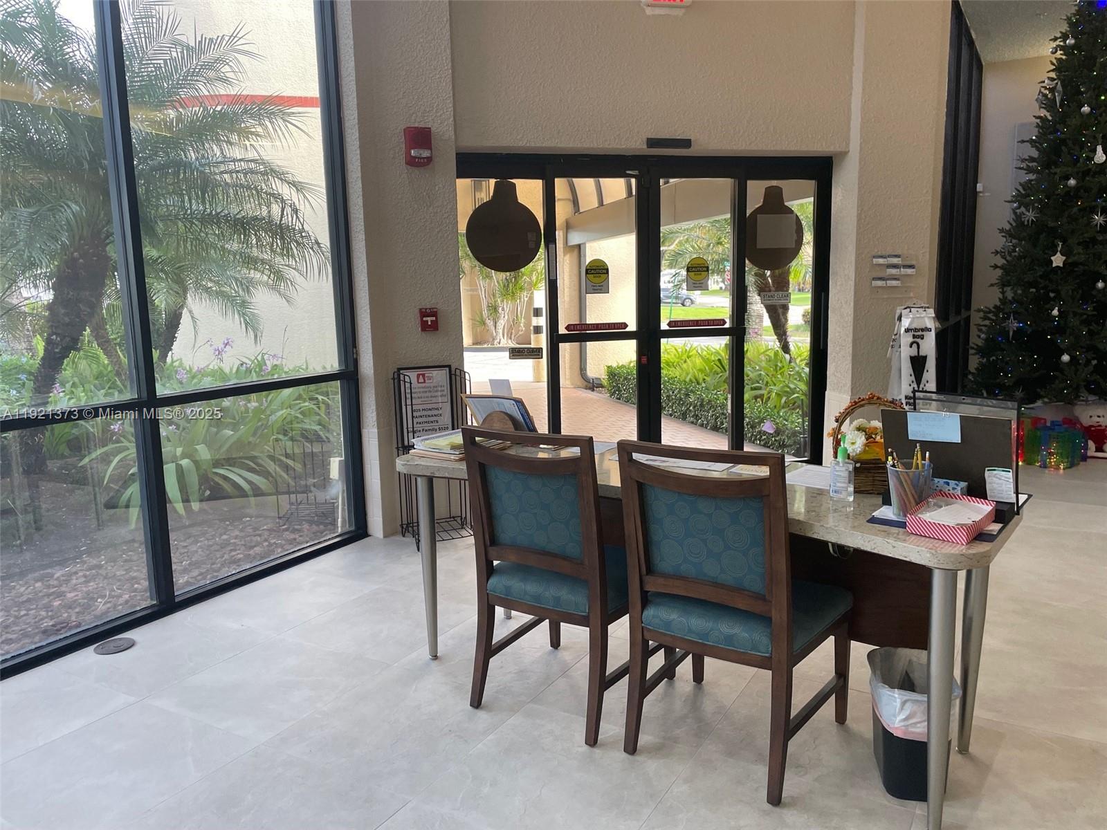 LAUDERDALE WEST 3 SEC - Residential