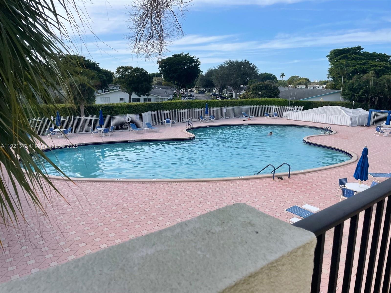 LAUDERDALE WEST 3 SEC - Residential