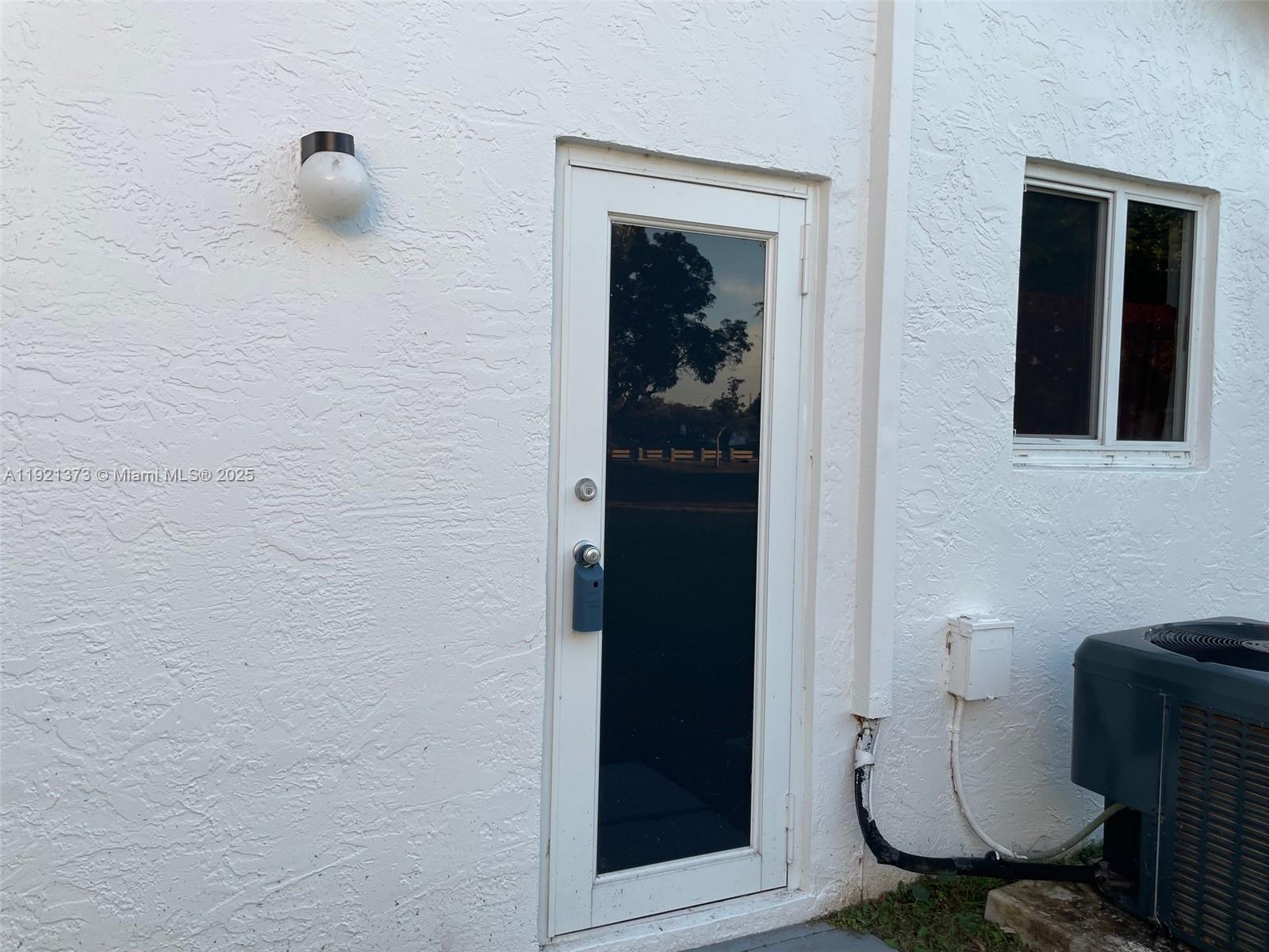 LAUDERDALE WEST 3 SEC - Residential