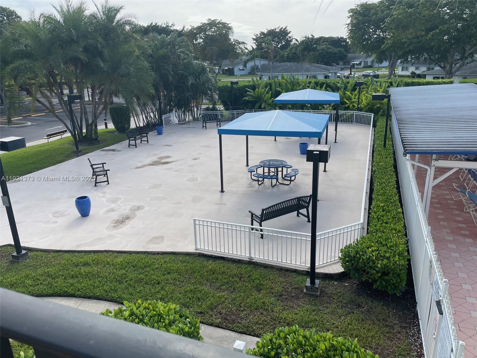 LAUDERDALE WEST 3 SEC - Residential