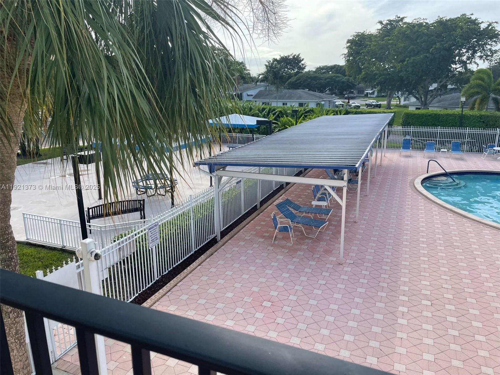 LAUDERDALE WEST 3 SEC - Residential