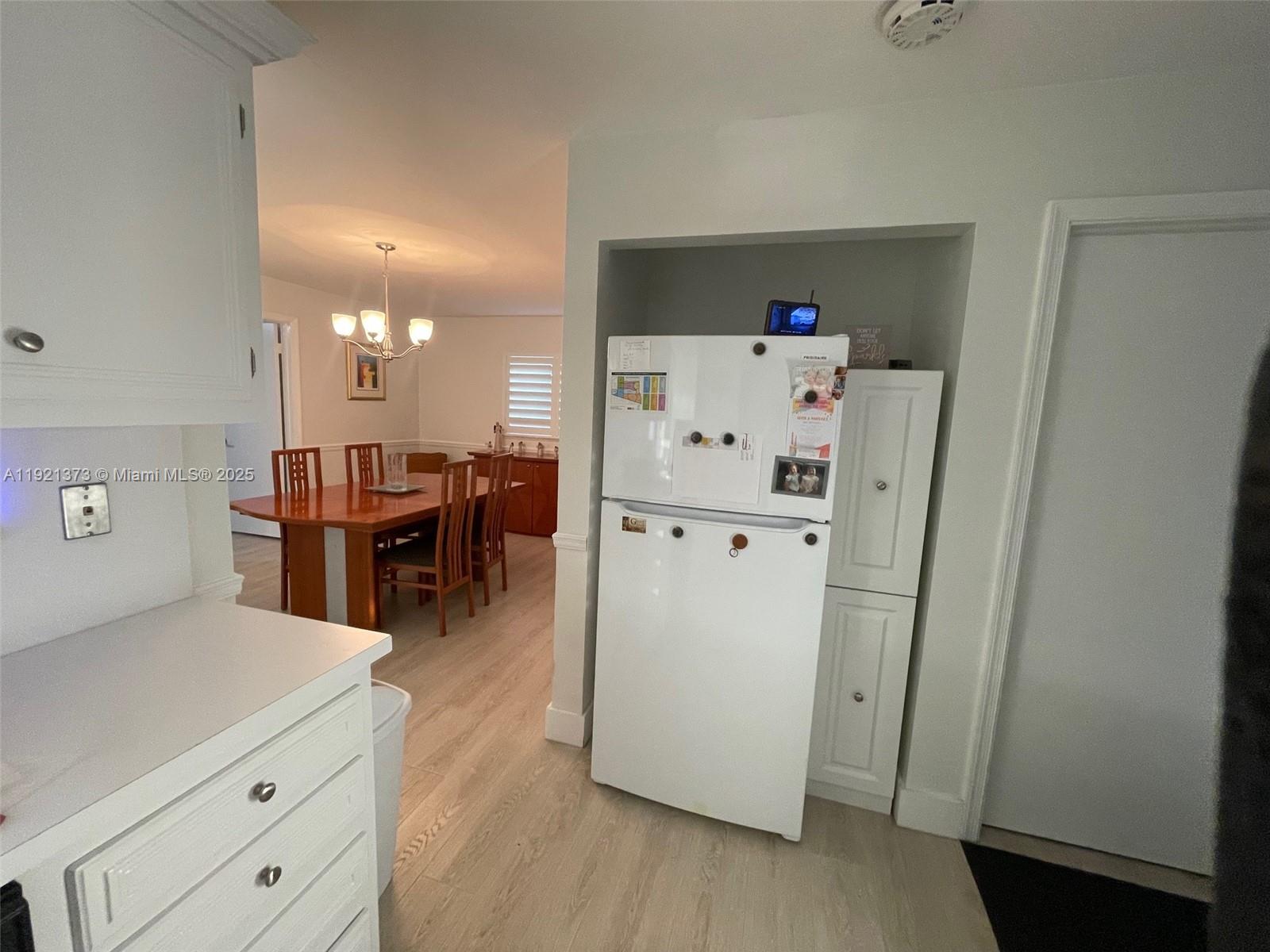 LAUDERDALE WEST 3 SEC - Residential